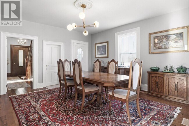 Photo du bâtiment - 1804 Sturgeon Rd