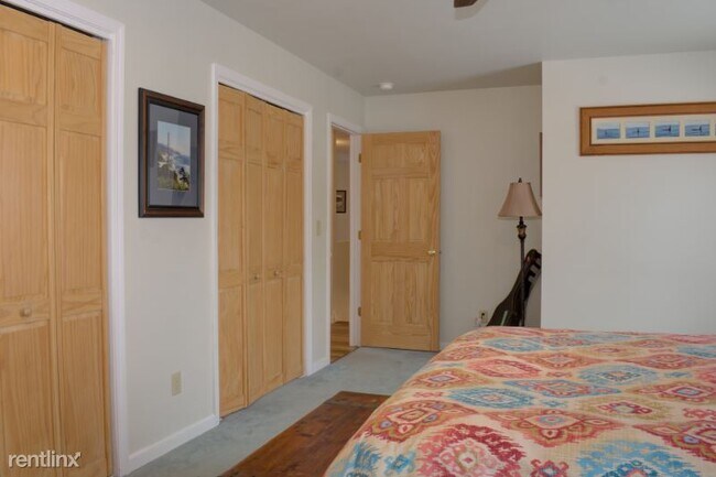 Building Photo - 3 br, 2 bath House - 710 Northern Lights Rd