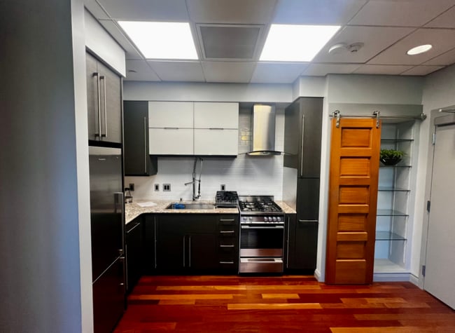Building Photo - 715 Tremont St