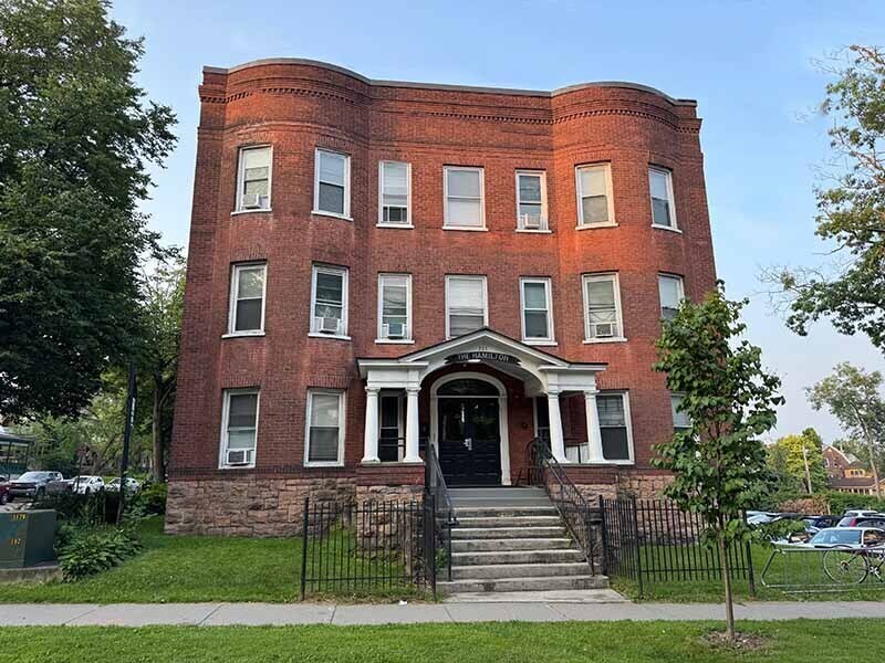 Primary Photo - 323 Pearl St