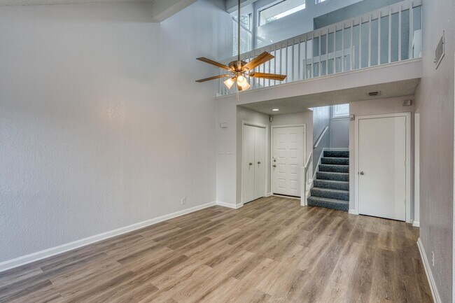 Building Photo - 307 Out Yonder