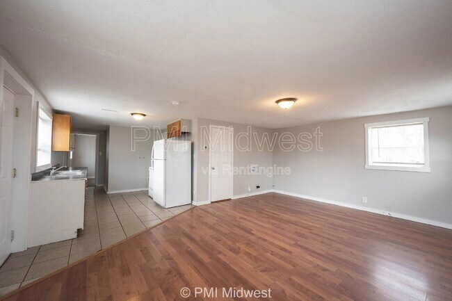 Foto del edificio - 3125 Clover Dr