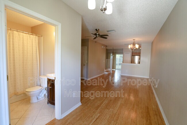 Foto del edificio - 6447 Osprey Lake Cir