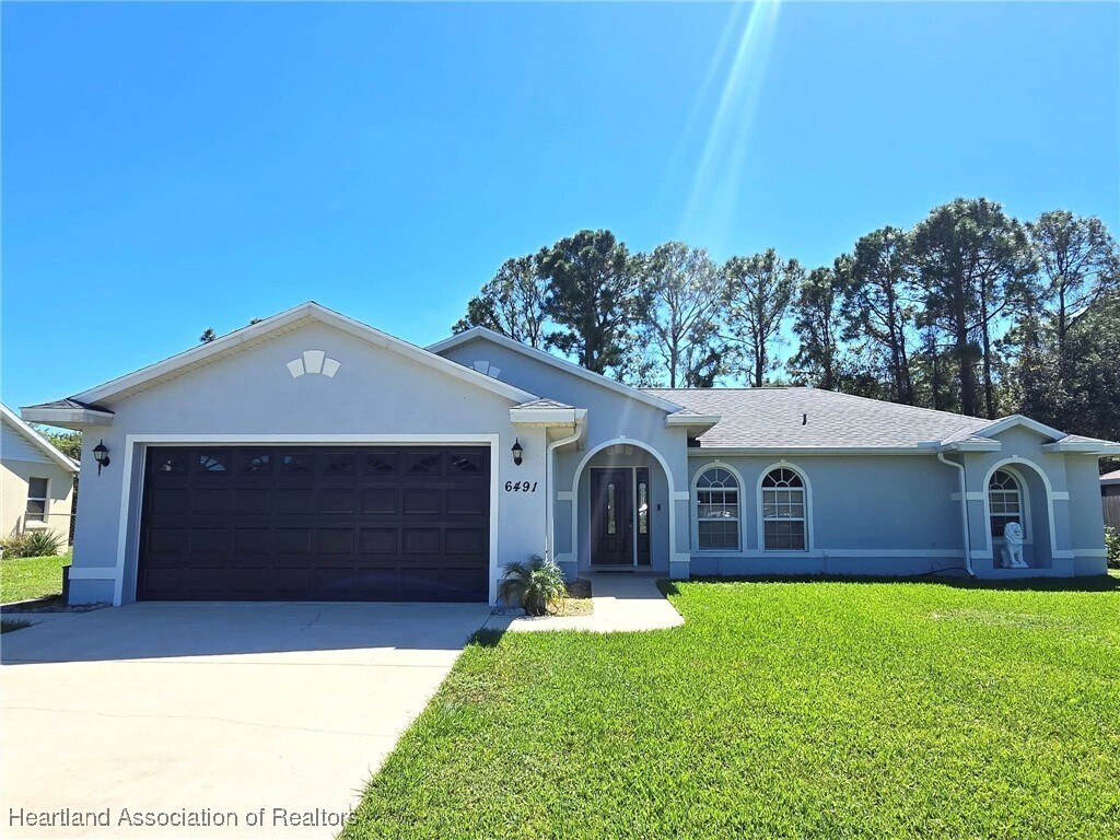 Foto principal - 6491 Orduna Dr