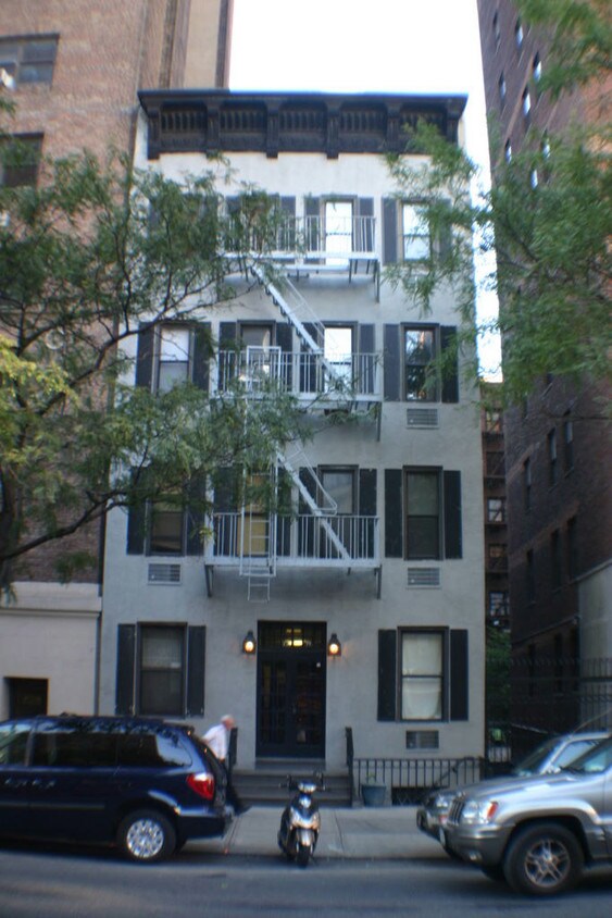Primary Photo - 237 E 79th St