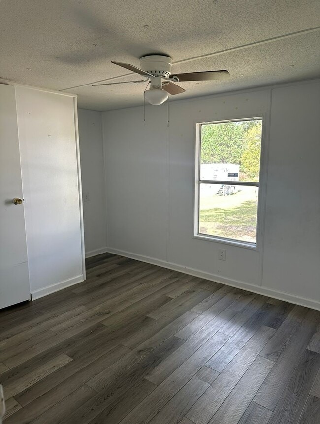 Building Photo - 4 Pin Oak Ln