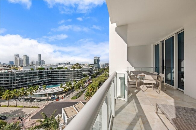 Foto del edificio - 50 South Pointe Dr