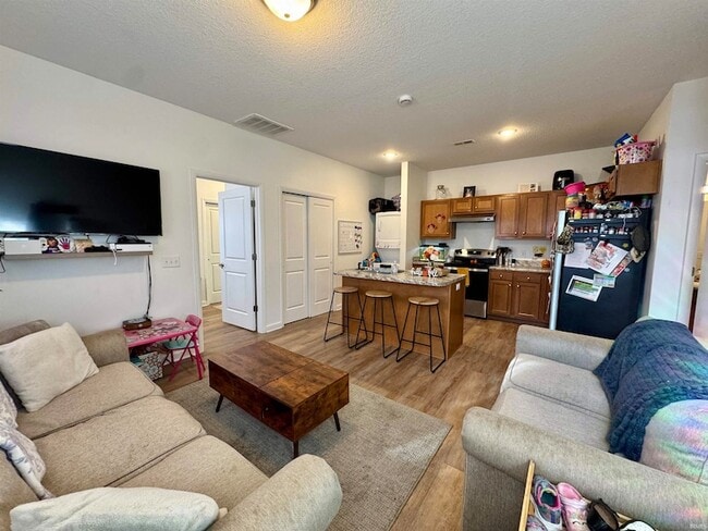 Foto del edificio - 3515 Lower Huntington Rd