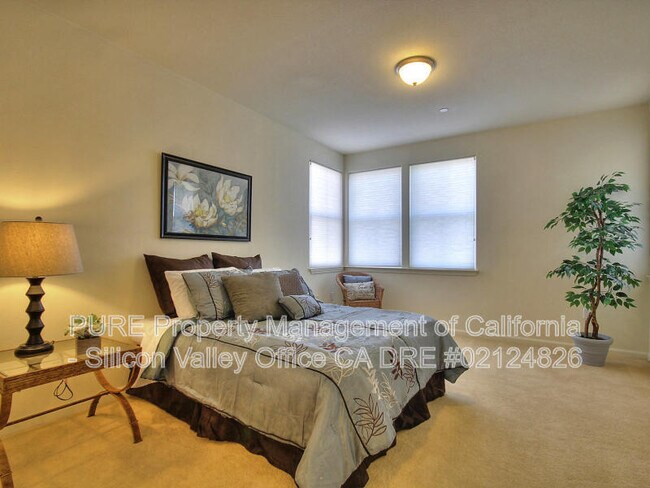 Building Photo - 2988 Grassina St