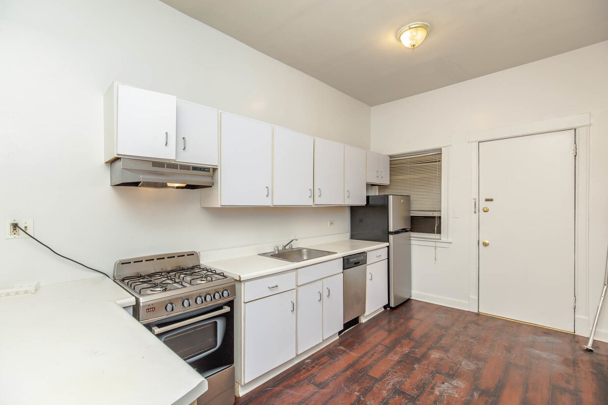 Primary Photo - 1532 W Wilson Ave
