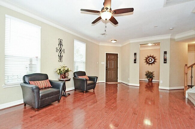 Foto del edificio - 12225 Medina Lake Dr