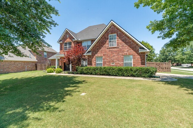 Building Photo - Executive 5 Bedroom stunner on large corne...