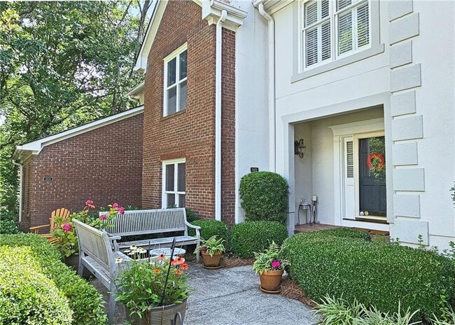 Building Photo - 5652 River Oaks Pl NW