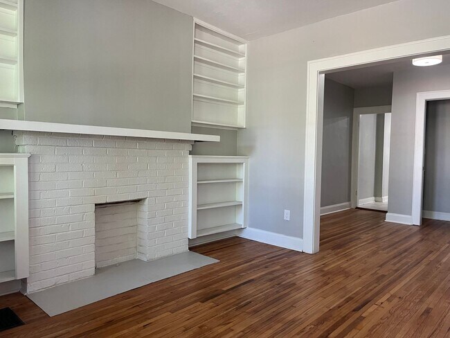 Foto del edificio - 2702-2704-2704 Calumet St