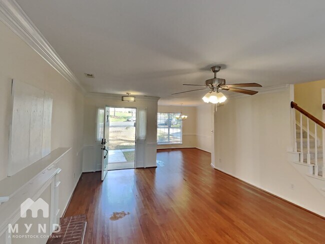 Foto del edificio - 10002 Gardendale Ct