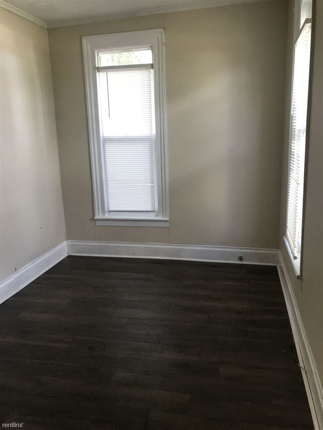 Building Photo - 1 br, 1 bath  - 406 W Washington Ave 2