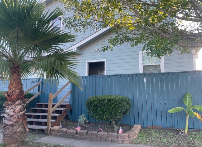 Front - 1013 56th St