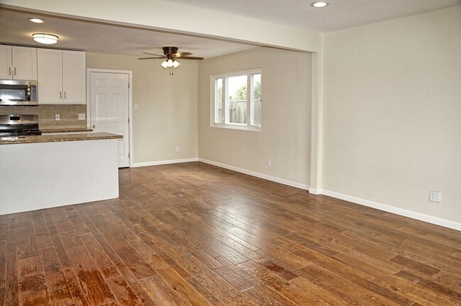 Building Photo - 6287 Cotton Ave