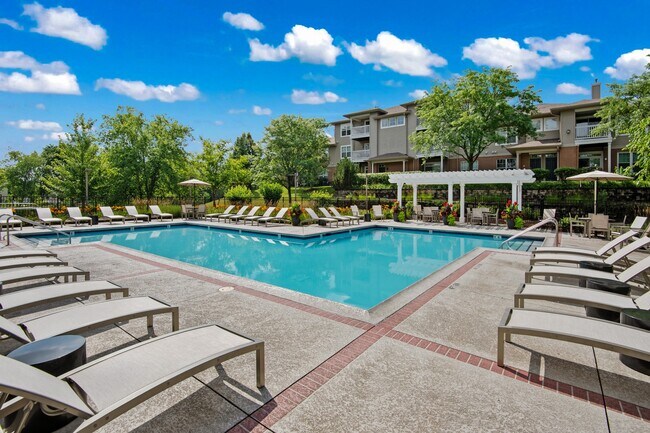 Foto del edificio - Thornberry Woods Apartment Homes