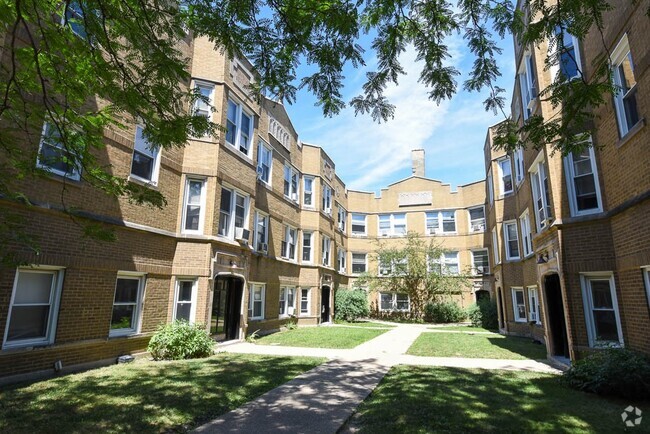 Building Photo - 4828.5 W Addison St