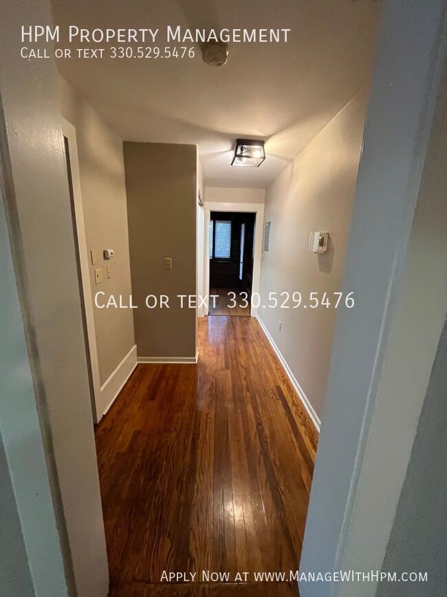 Foto del edificio - Akron One Bedroom For Lease! Move in speci...