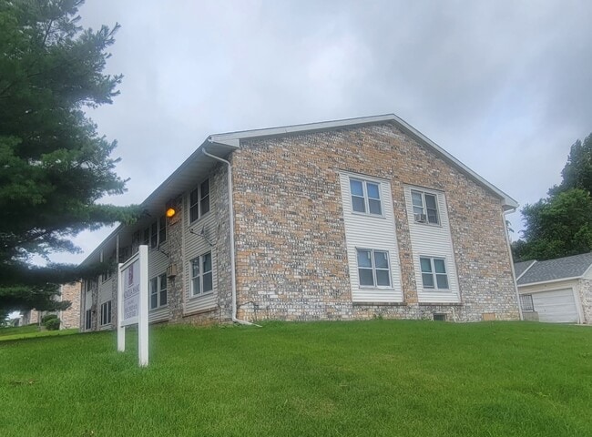 Building Photo - Magnolia Manor Apartments and Townhomes