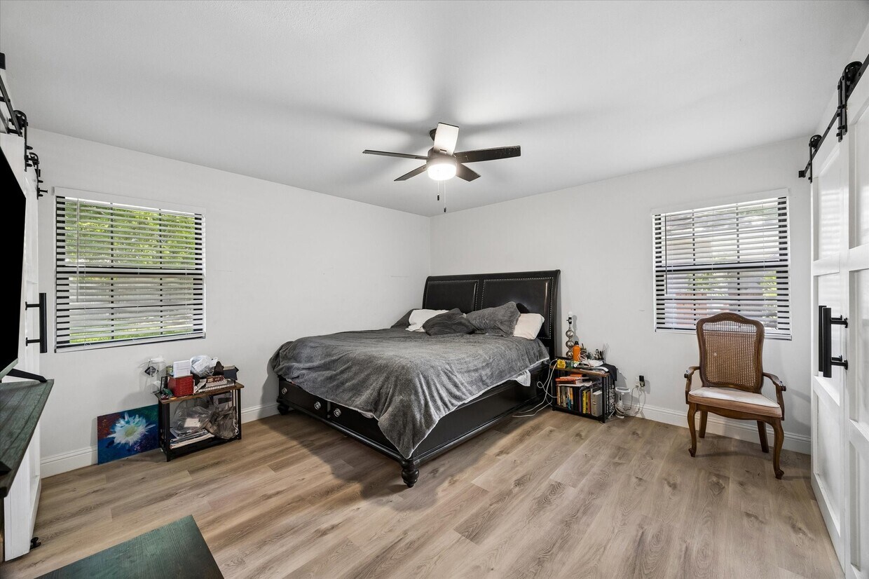 Foto del edificio - 8510 Western Dr