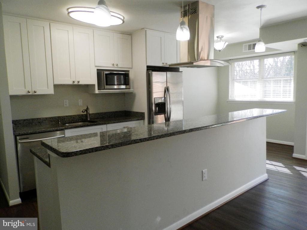 Primary Photo - 7095 Spring Garden Dr