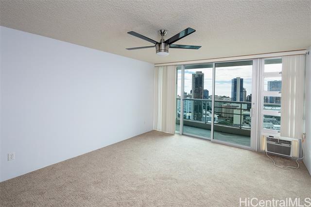 Foto principal - 1450 Young St