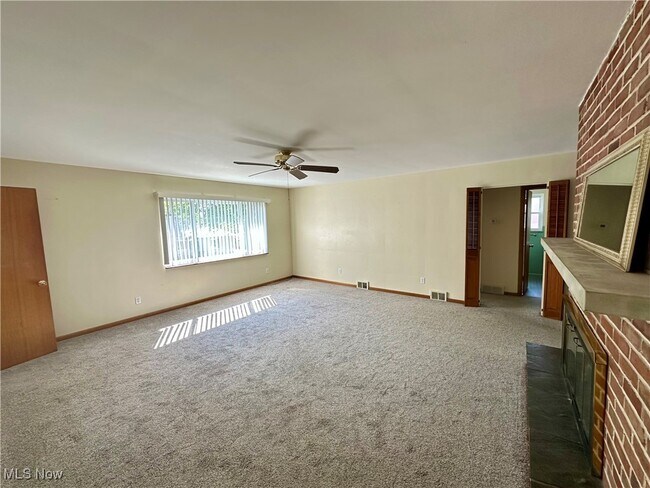Foto del edificio - 114 Greencrest Terrace