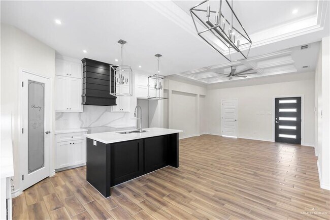 Foto del edificio - 18 Torreon St