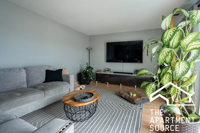 Foto del edificio - 2310 N Harlem Ave