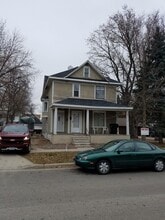 Building Photo - 805 5th St SW