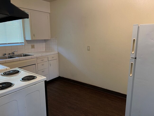 Foto del edificio - 489 S Backer Ave