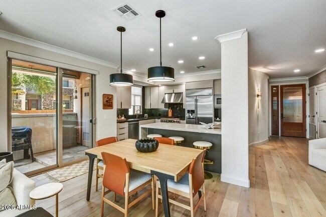 Foto del edificio - 4909 N Woodmere Fairway