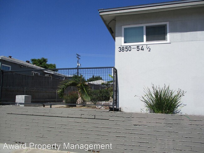 Foto del edificio - 1 br, 1 bath House - 3854 1/2 Euclid Ave