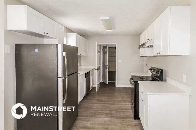 Foto del edificio - 329 Lakeshore Dr