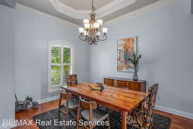 Building Photo - 4 br, 3.5 bath House - 205 Beau Sejour