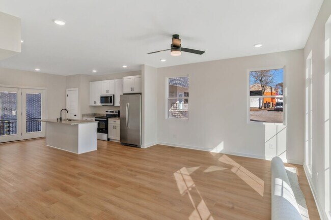 Foto del edificio - 310 Cedar St