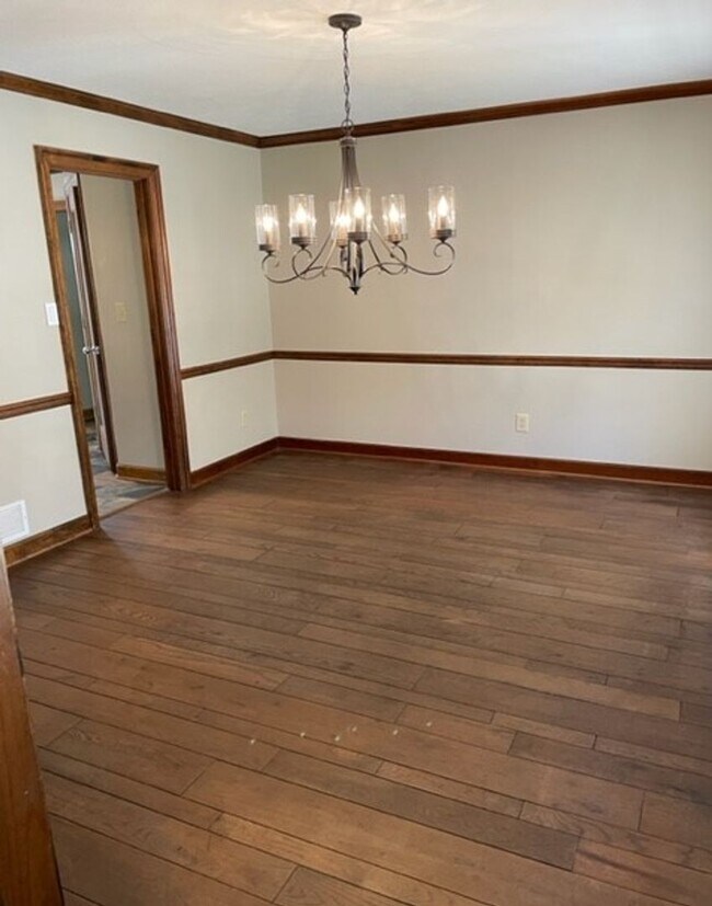 Building Photo - Beautiful updated 4BR/2.5BA home on 8.3 acres, with pool!