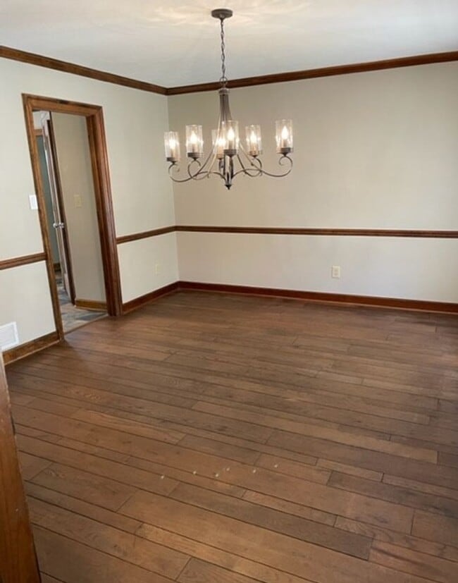 Foto del edificio - Beautiful updated 4BR/2.5BA home on 8.3 acres, with pool!