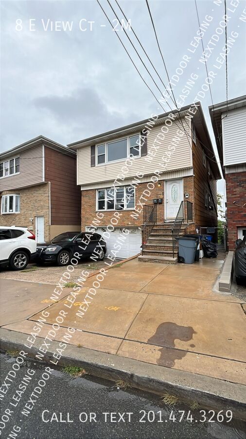 Building Photo - 8 E View Ct