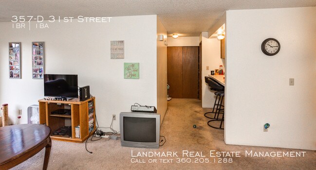 Building Photo - 357 31st St