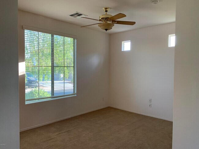 Foto del edificio - 7308 W Montgomery Rd