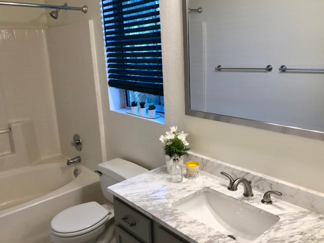 Building Photo - 1843 E San Tan St