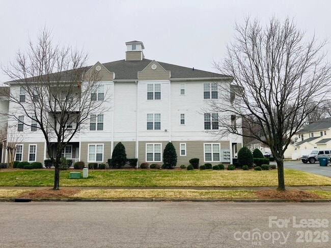 Foto del edificio - 18001 Delmas Dr