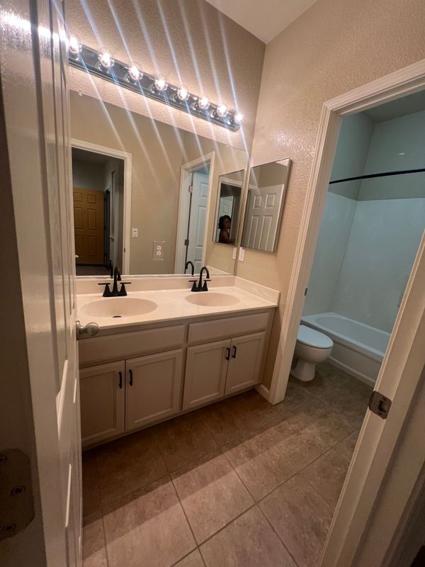 Foto del edificio - 1623 Bermuda Ln