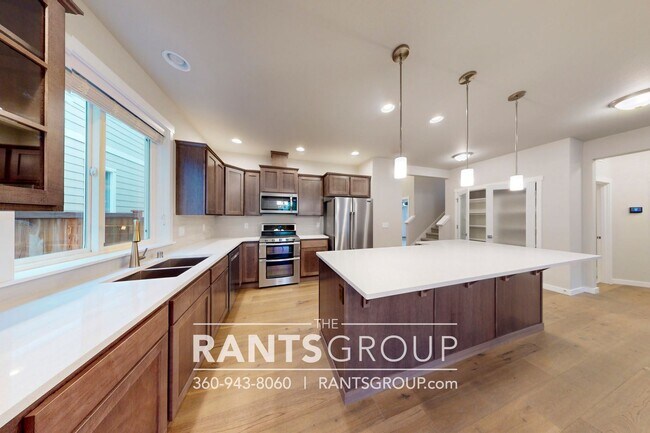 Building Photo - 4 br, 2.5 bath House - 9036 Wyatt Loop SE