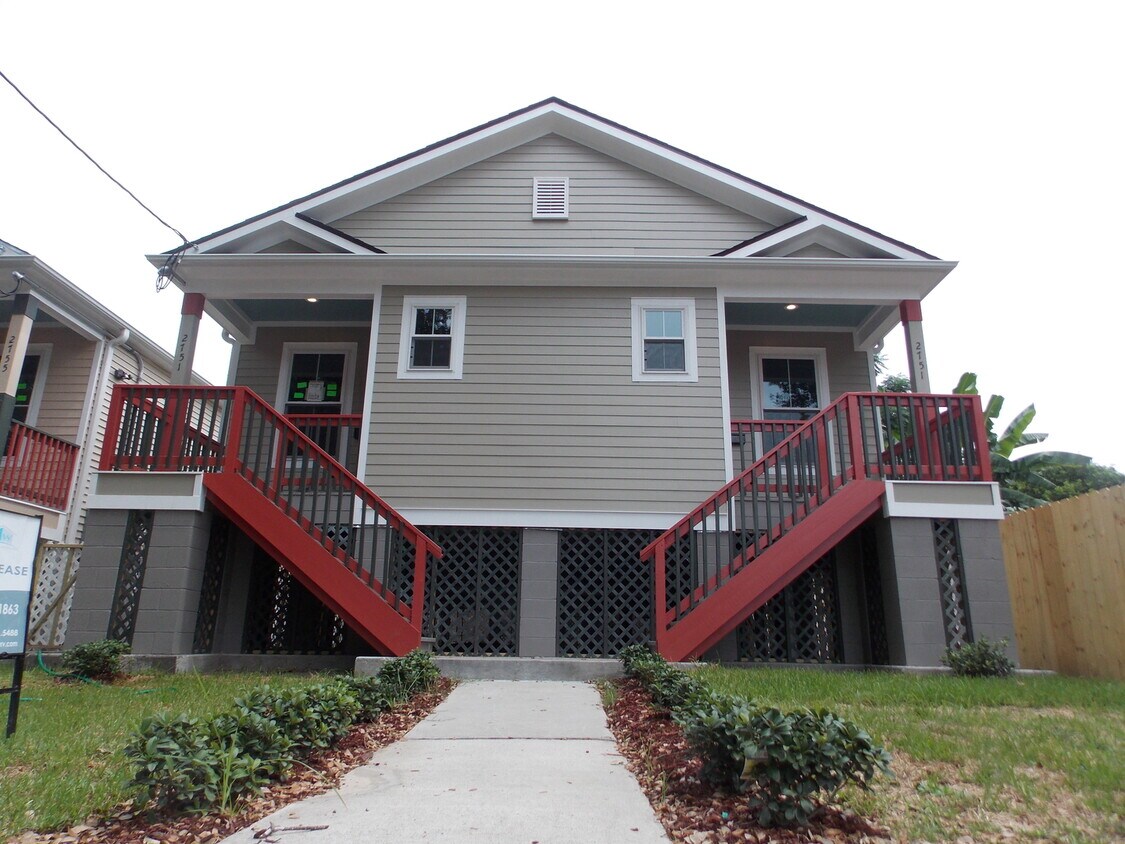 Foto principal - 2751 Banks Street