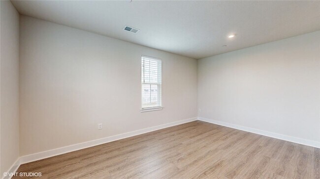 Foto del edificio - 4908 Spruce Rd
